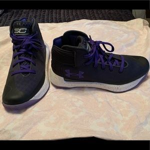 Under Armour CURRY 3zero size 6.5 Y